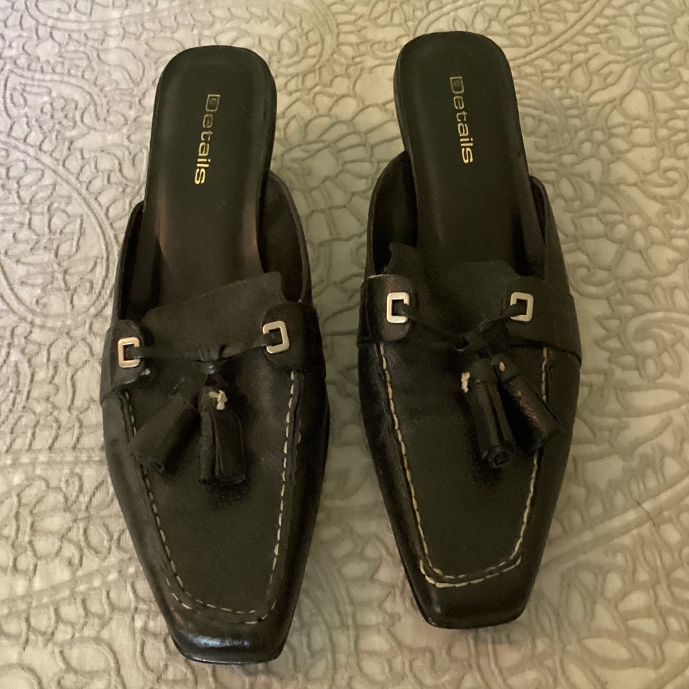 Details Brazilian leather mules